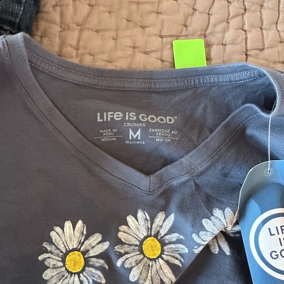 Life is Good Daisy T-shirt NWT - Picture 3 of 4